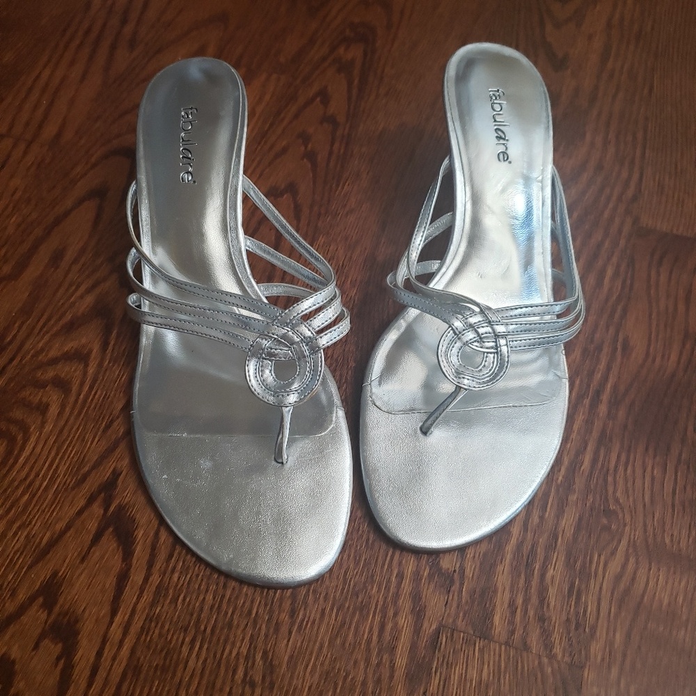 Fabulaire Size Silver Low Heel